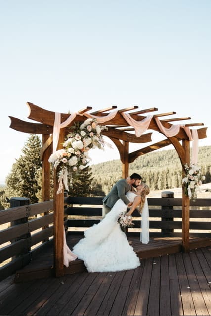 Floral design by Lily Luxe Floral